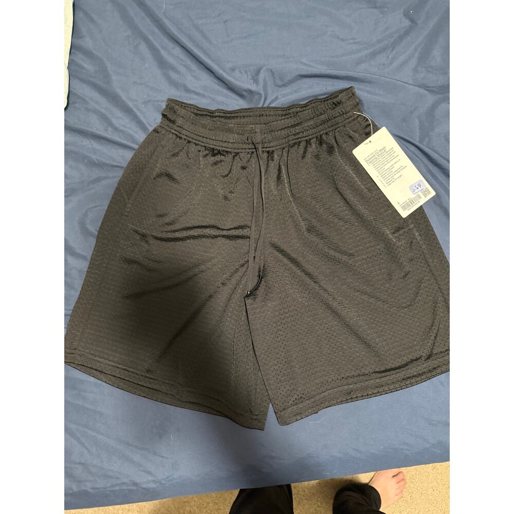 NWT Lululemon Relaxed-Fit Mesh Training Short 8" Size 4